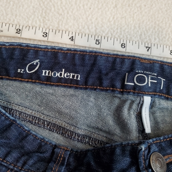 Ann Taylor Loft size 0 modern denim bermuda. - Picture 2 of 4